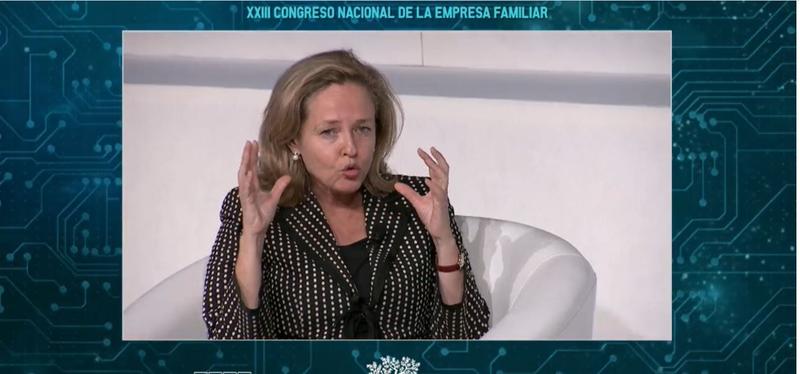 Calviño avanza que los Presupuestos incluirán la subida del diésel