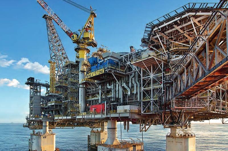 Chevron pierde 177 millones en el tercer trimestre por la caída del precio del petróleo