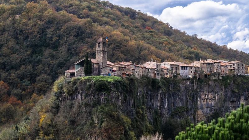 pueblos poco conocidos Castellfollit de la Roca