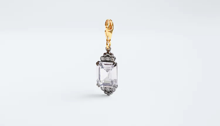 Colgante de piedra joya