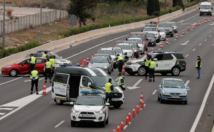 Ten cuidado esta Navidad con la DGT y los controles de alcohol: esto es lo máximo que puedes beber 8 Merca2.es controles guardia civil valencia 1 kMdB U100625103084NIH 1248x770@Las Provincias Merca2.es