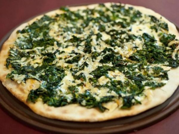 pizza espinacas al microondas con base de avena