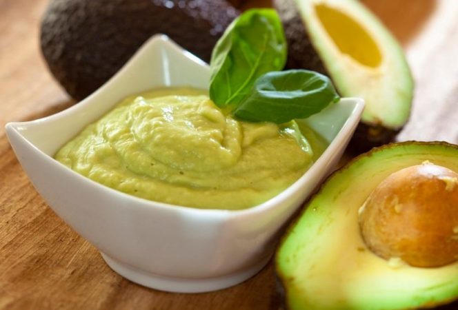 salsa alioli de aguacate