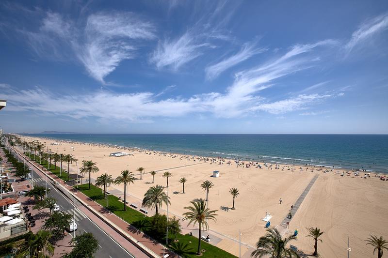 Las reservas para Baleares, Andalucía y Valencia caen más de un 30%