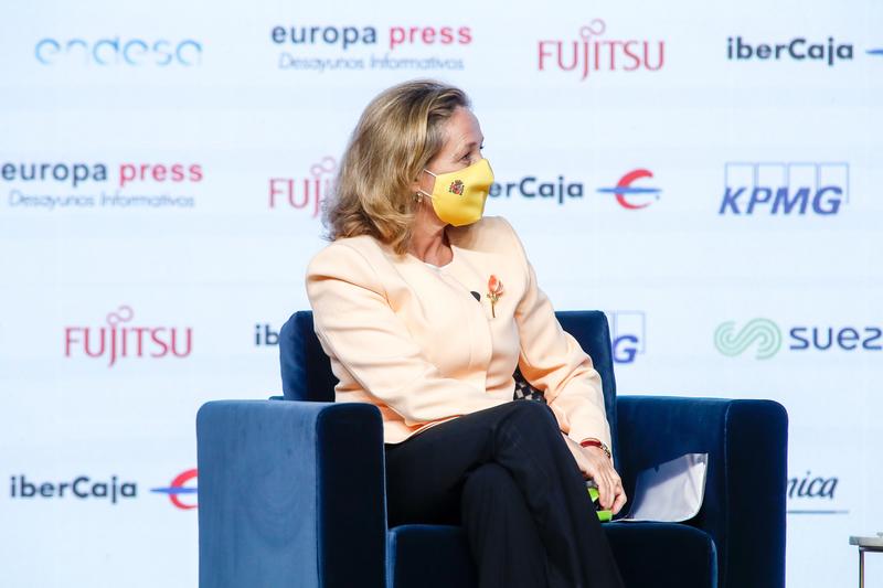 Calviño llama a evaluar las medidas de apoyo económico de la eurozona