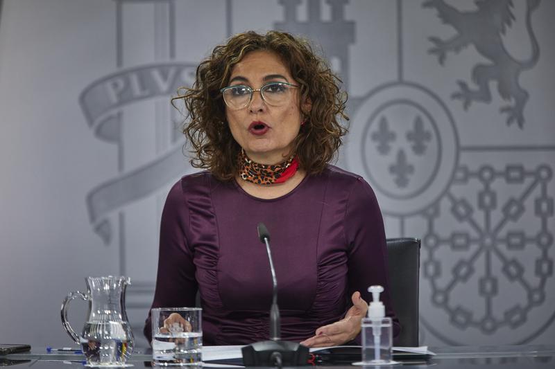 Montero pide a los grupos que «reconsideren» sus enmiendas a la totalidad a unos PGE «imprescindibles»
