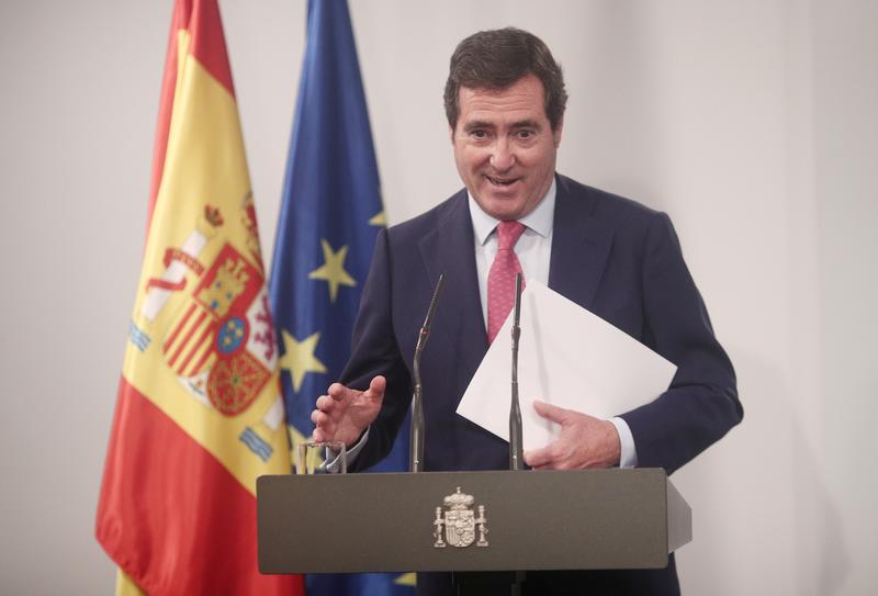 Garamendi apuesta por «poner en valor» la automoción en los fondos de reconstrucción