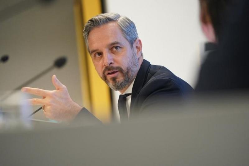Junta de Andalucía expresa cautela tras el cese del consejo de Abengoa