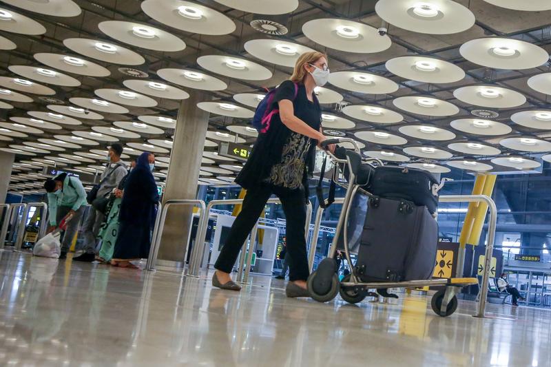 España exige desde este lunes una PCR negativa a viajeros internacionales