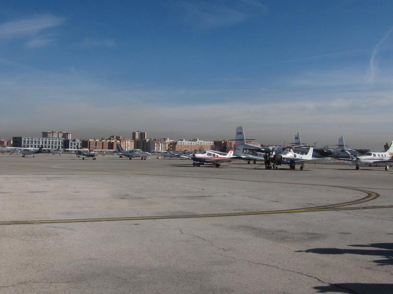 Aena busca propietario para ocho aviones abandonados en Cuatro Vientos