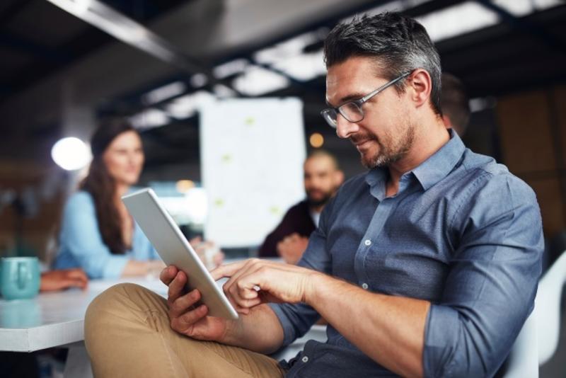Equifax colabora con Ivnosys para facilitar el acceso al crédito de pymes y autónomos