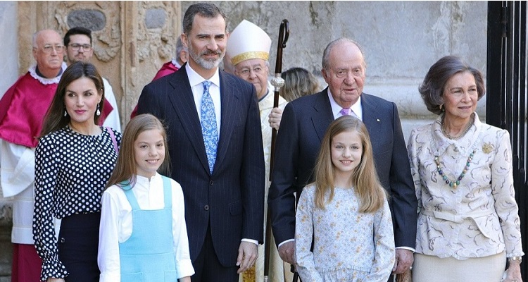 Casa Real tradición católica Merca2.es