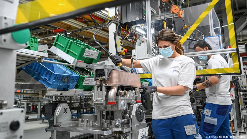 El PIB registra una caída histórica del 11% en 2020 tras crecer un 0,4% en el cuarto trimestre