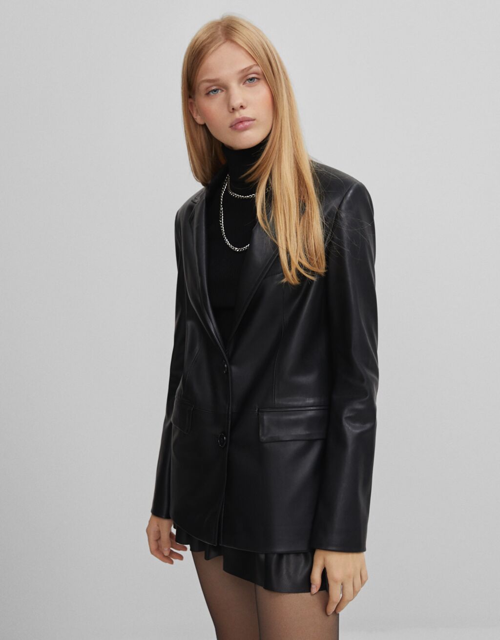 blazer efecto piel bershka