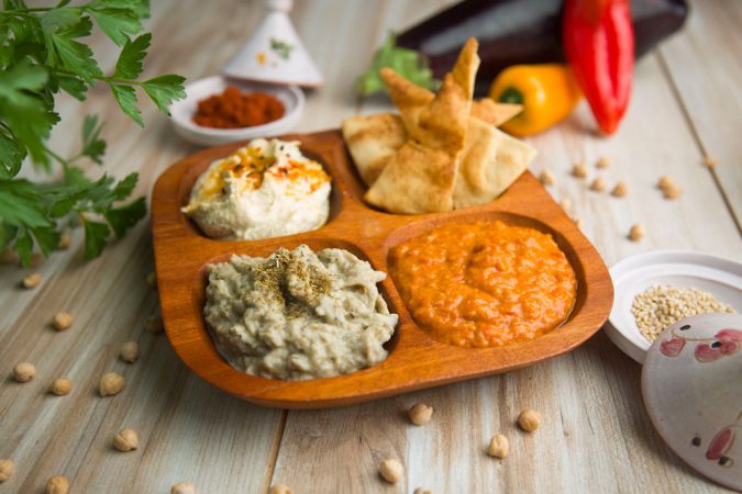 dipeos árabes como el hummus o el muhammara