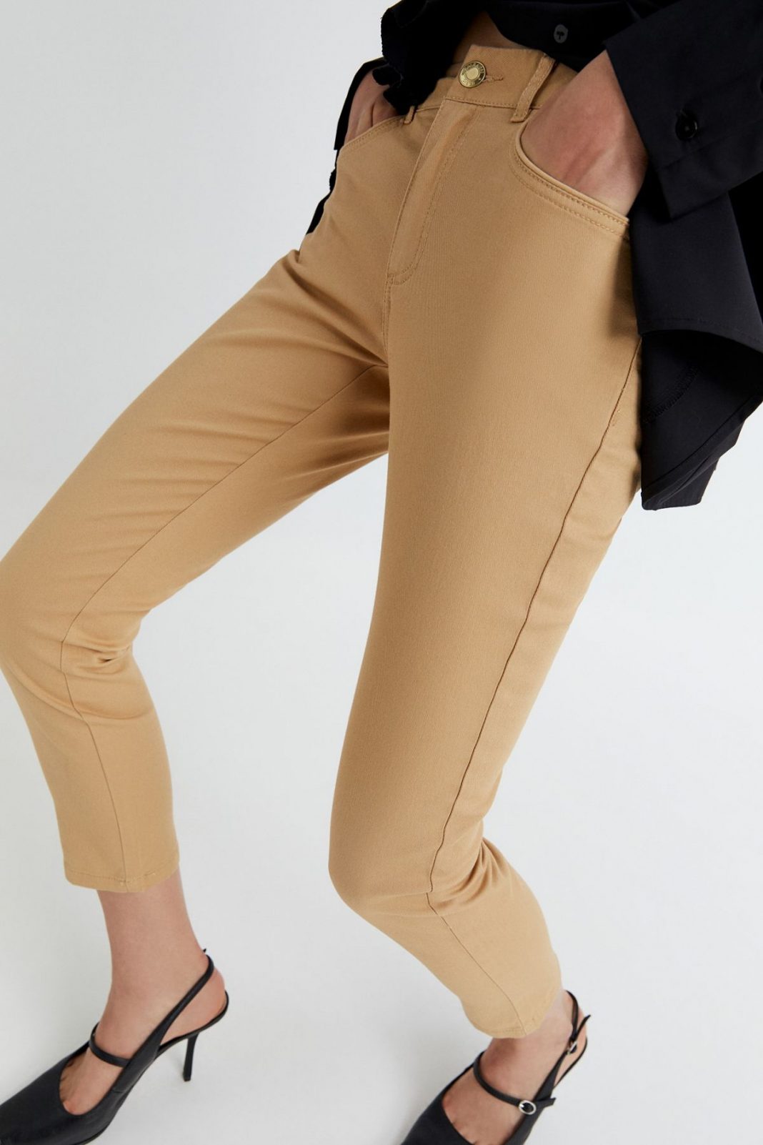 pantalones capri sarga sfera