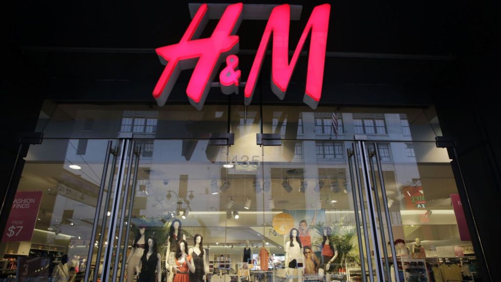 Ropa vintage de H&M para lucir un estilo clásico por menos de 30 euros