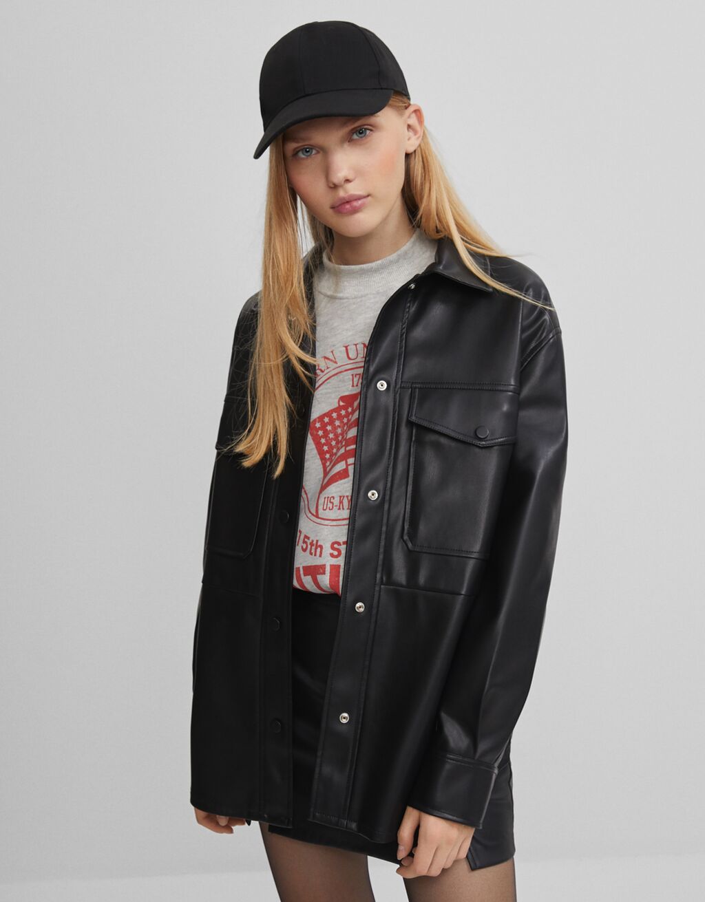 sobrecamisa efecto piel bershka