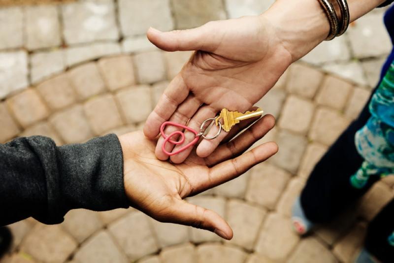 Airbnb crea una fundación para facilitar estancias a personas en emergencias