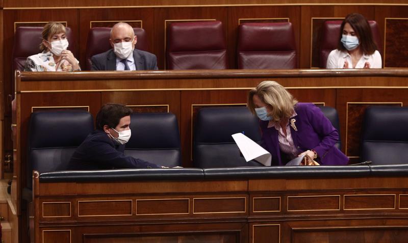 El PSOE busca eximir a los fondos de inversión de detallar su informe de gobierno corporativo