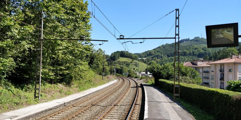 Anfac colabora con Adif para instalar puntos de recarga de energía producida por trenes