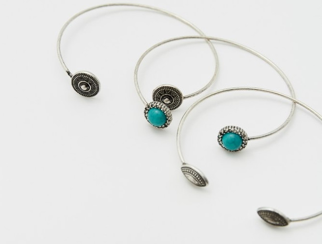Acierta con este set de pulseras étnicas