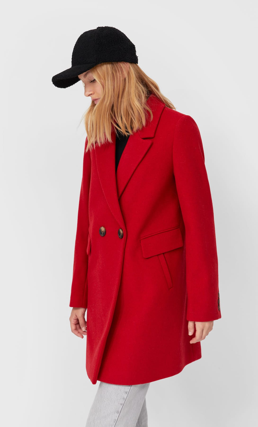 Stradivarius: rebajazos del 30% en abrigos para reírte del frío