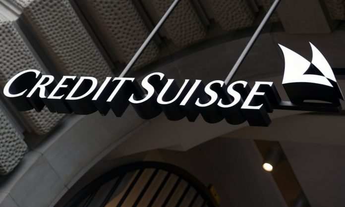 Dimiten tres directivos de Credit Suisse en plena ebullición de profesionales en la banca privada