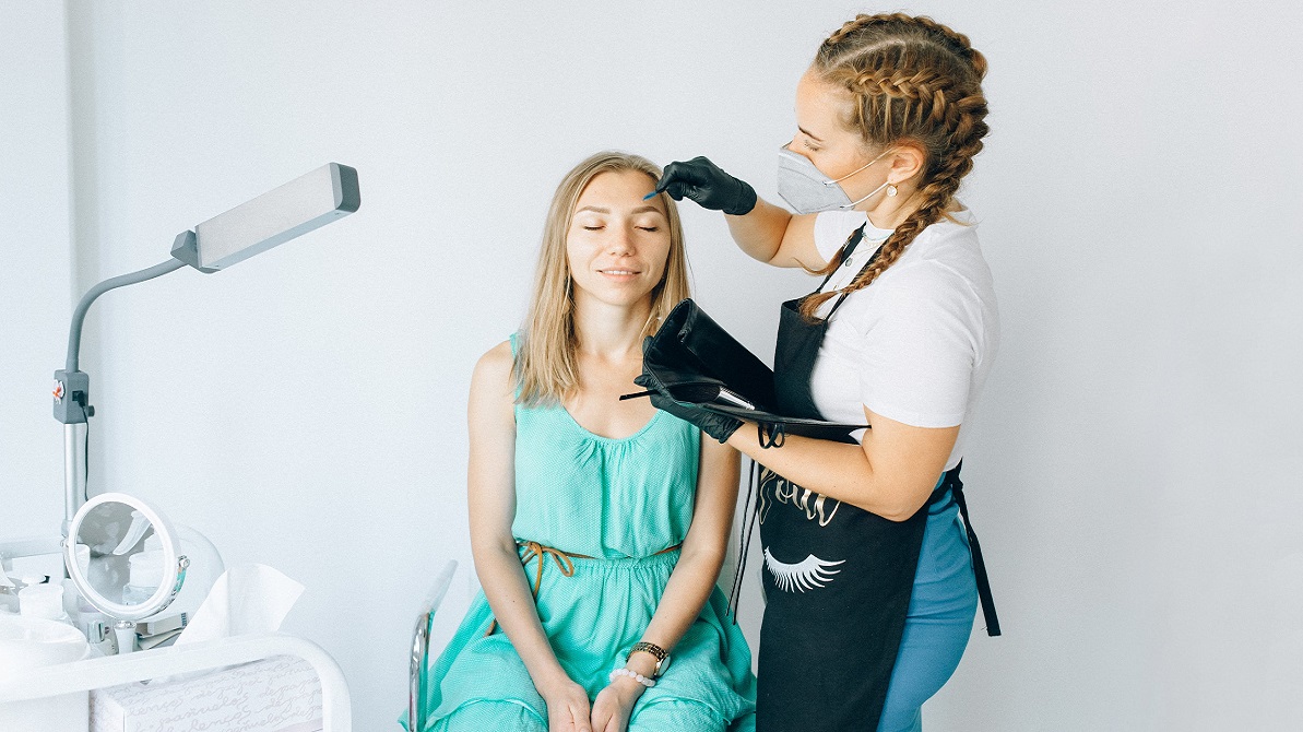 Ranking de los cursos online de belleza que más ingresos generan a las alumnas