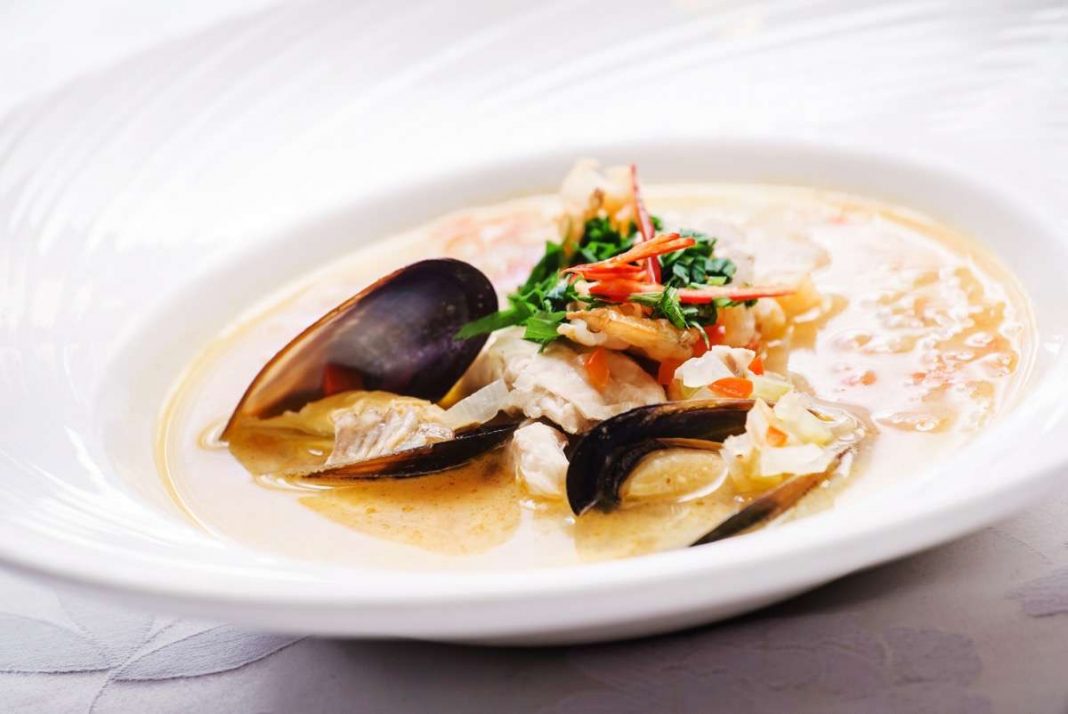 cómo hacer una sopa de pescado y marisco para navidad