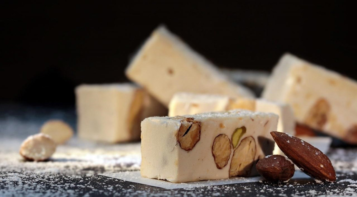 El turrón confía en salvar la Navidad con el empleo intacto