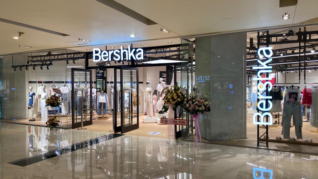 ✓ Bershka: monos y vestidos de fiesta muy baratos para