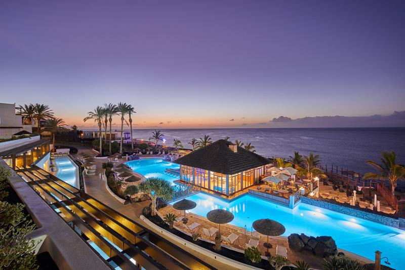 Jumbo Tours Group y AMResorts se unen para la transformación sostenible de destinos turísticos