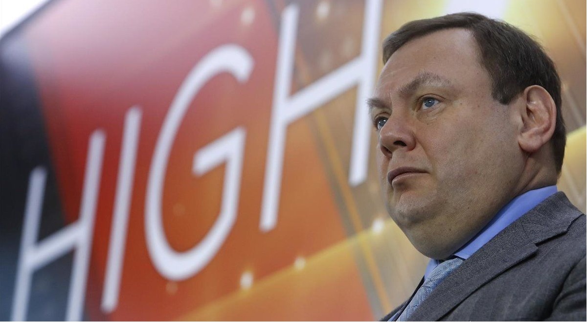 Fridman redirige la deuda de DIA a Luxemburgo y allana su toma de poder