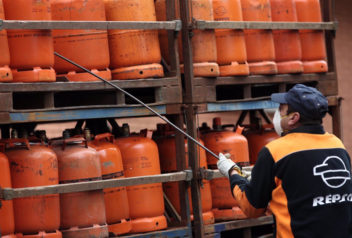 Al menos el butano da un respiro a los consumidores: el precio de la bombona baja un 5% este martes
