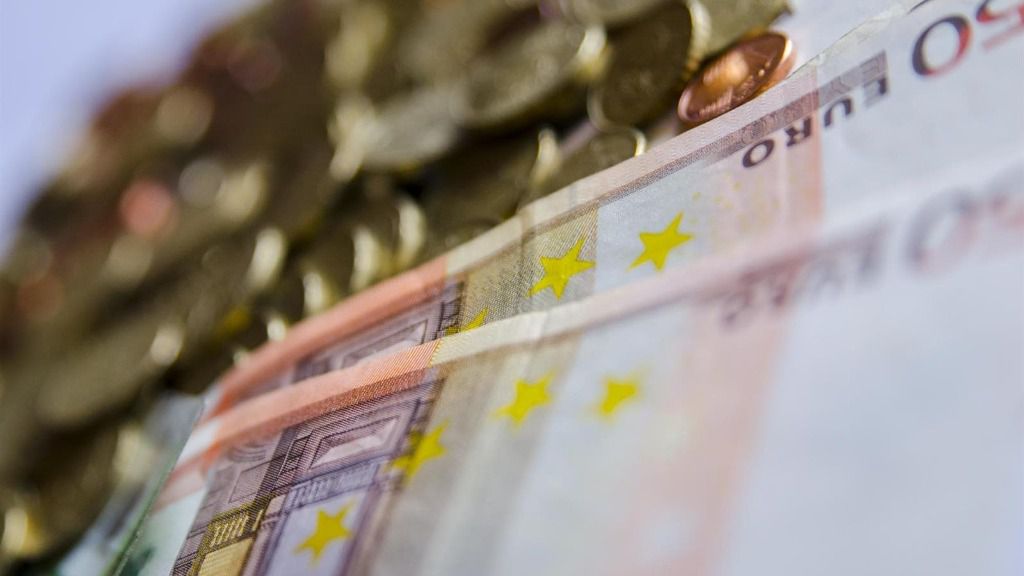El déficit comercial se reduce un 43,3% en 2023, hasta los 40.560 millones