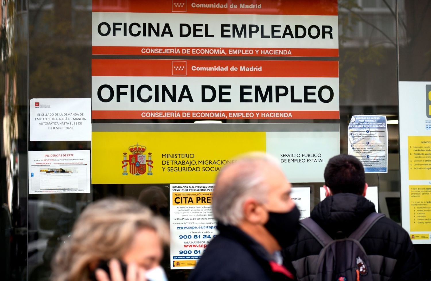 El número de trabajadores en ERTE baja de los 400.000