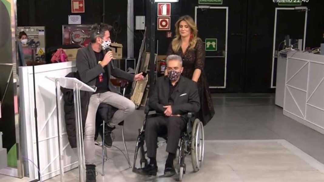 Kiko Hernández, silla de ruedas en Sálvame