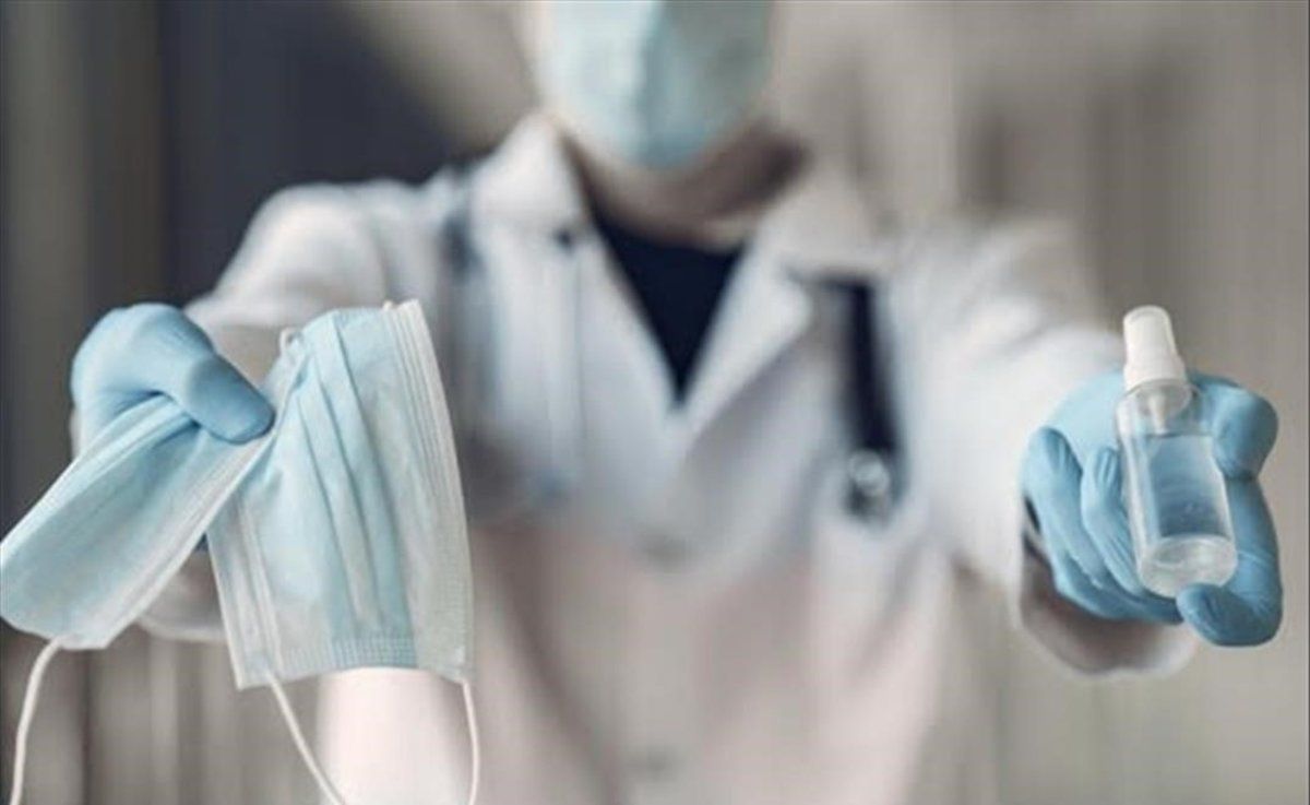 Por qué usar una mascarilla quirúrgica con ajustador hace que tenga la misma protección que una FFP2
