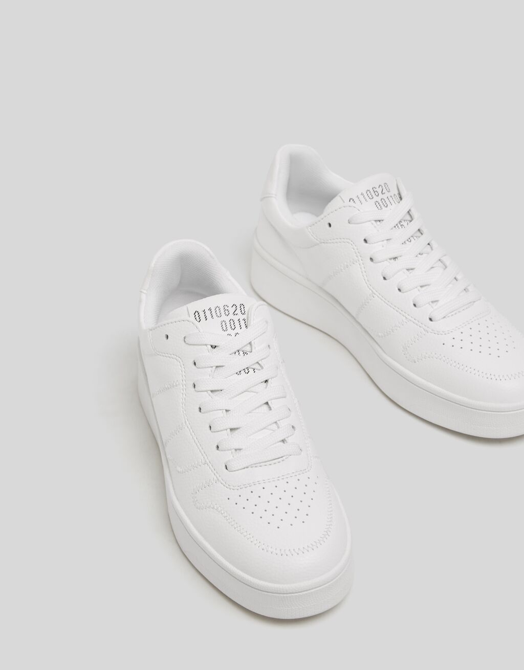 sneakers blancas