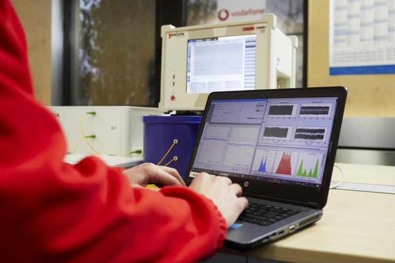 Vodafone y Nokia prueban una nueva red de banda ancha de 100 Gbps