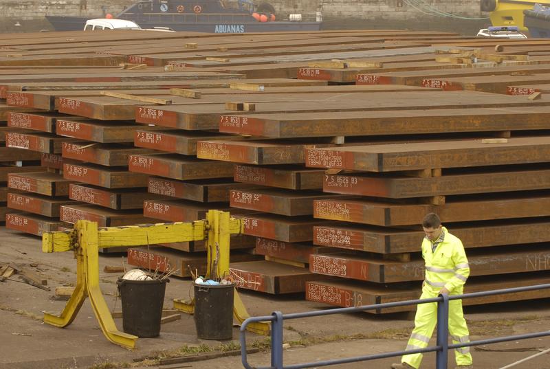 Los precios de exportaciones e importaciones moderan su caída al 0,8% y al 7,8% a cierre de 2020