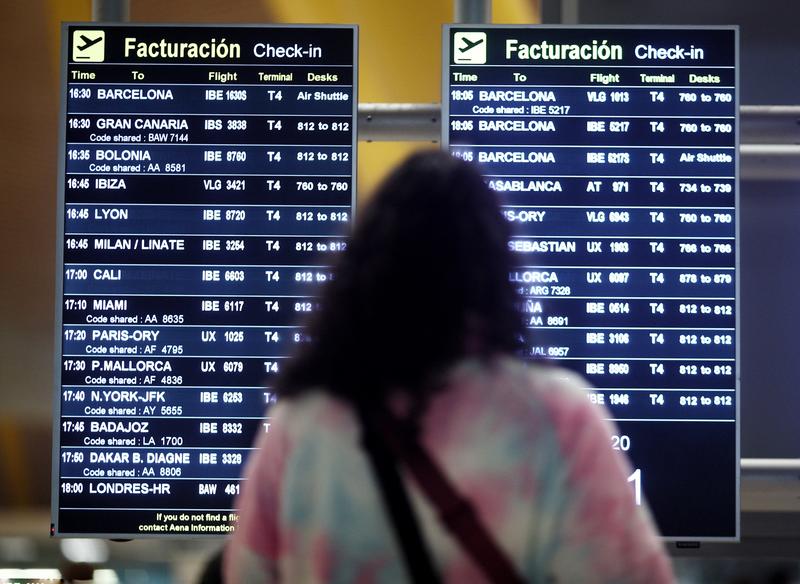 Gobierno, patronal y sindicatos aprueban un Plan de Choque para el sector aeronáutico nacional