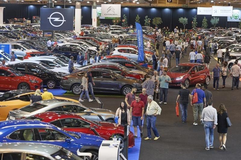 Las ventas de coches de segunda mano caen un 28% en enero