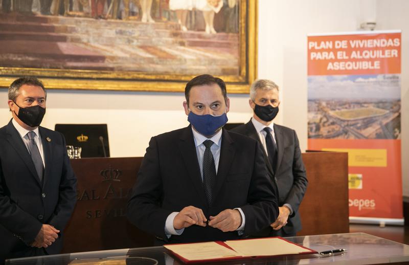 Ábalos destaca en Melilla el compromiso del Gobierno «con la vivienda social en toda España»