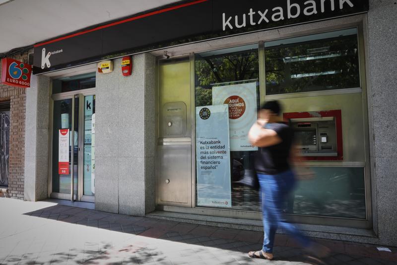 Más del 53% de los clientes de Kutxabank son ya usuarios digitales