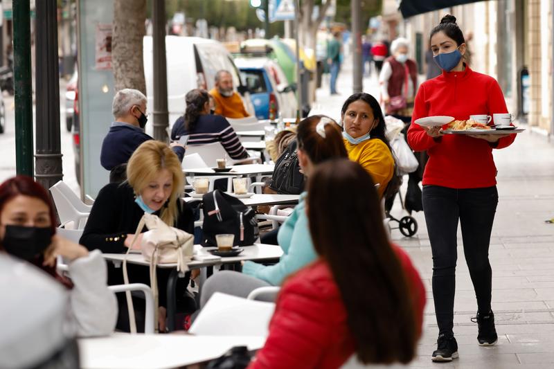 Los restaurantes reducen a la mitad sus ingresos en 2020, hasta 12.000 M€, por el Covid
