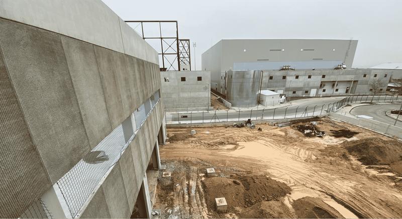 Correos avanza en las obras de su nuevo centro logístico internacional