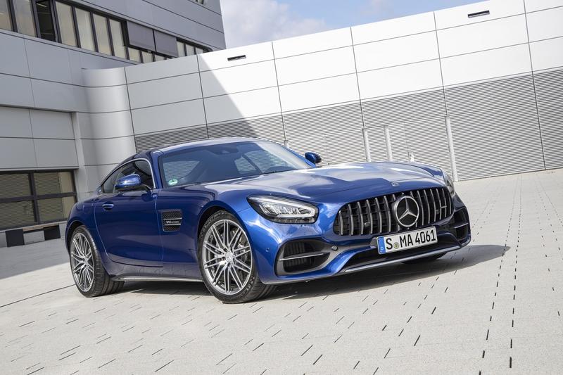 Daimler incrementa un 50% su beneficio hasta 3.600 m€
