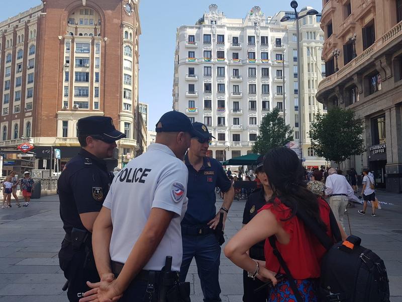 Las agencias de viajes colaborarán con la Policía en reforzar la seguridad de los turistas